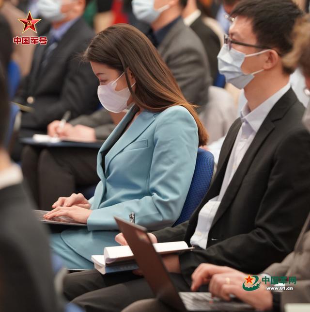 軍媒觀兩會丨高清組圖:兩會“她”風(fēng)采
