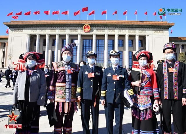 軍媒觀兩會丨高清組圖:兩會“她”風(fēng)采