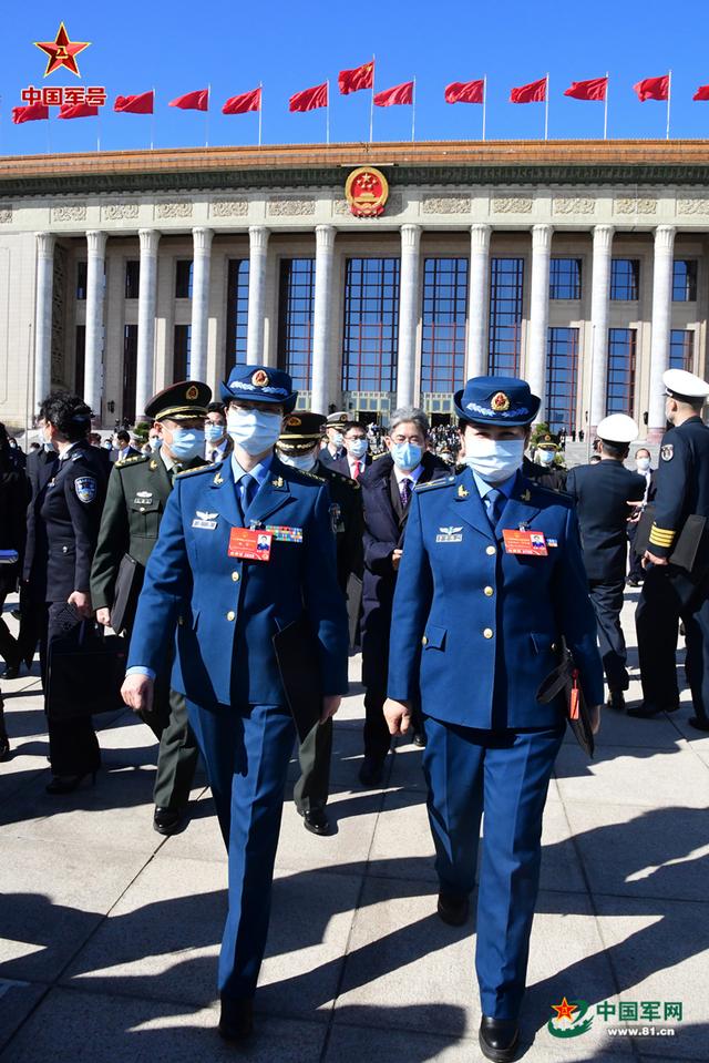 軍媒觀兩會丨高清組圖:兩會“她”風(fēng)采