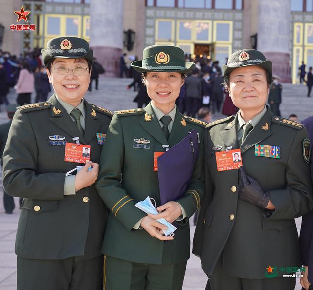 軍媒觀兩會丨高清組圖:兩會“她”風(fēng)采