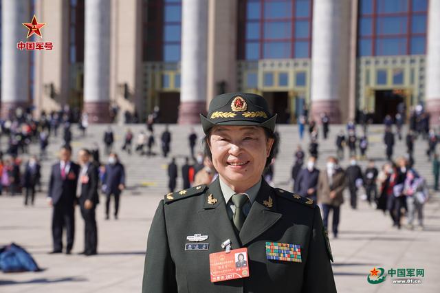 軍媒觀兩會丨高清組圖:兩會“她”風(fēng)采