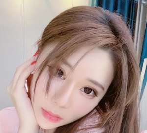 女主播瑟妃視頻(直播說漏嘴？一女主播說出兩條后路，網(wǎng)友：居然還能這樣？)