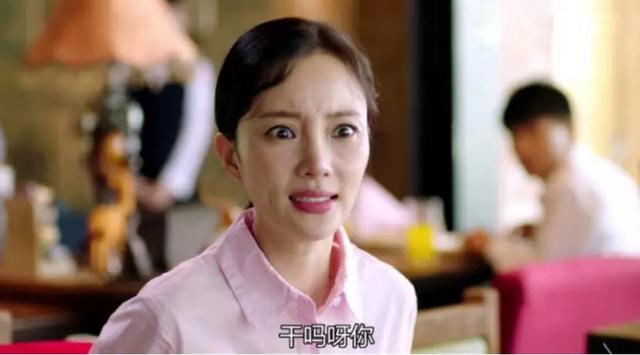 38歲李小璐抖胸視頻曝光，逼瘋粉絲：賈乃亮還是沒等到那一天