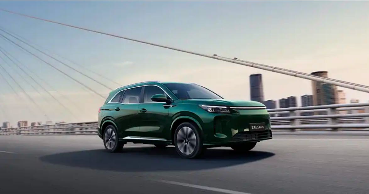 春暖花開(kāi)，露營(yíng)出行的全能伙伴——藍(lán)電E5 PLUS 165km長(zhǎng)續(xù)航先享版