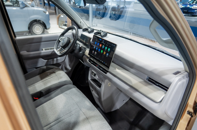 全域智慧 引領(lǐng)未來！瑞馳汽車攜多款全域智慧新品亮相2025世界智博會(huì)