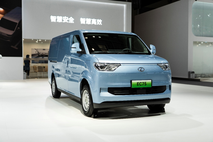 全域智慧 引領(lǐng)未來！瑞馳汽車攜多款全域智慧新品亮相2025世界智博會(huì)