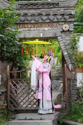 微山湖畔聽古韻 丁丁腔——從民間小戲到非遺名片